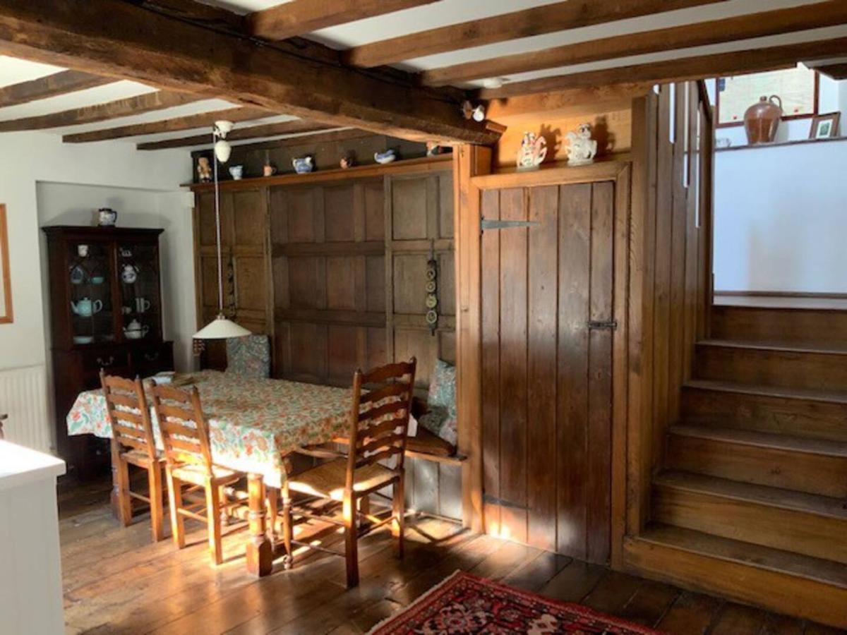 Pass The Keys Magical Period House In The Heart Of لودلو المظهر الخارجي الصورة